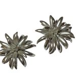 Vintage 1950s Silver Spiky Chrysanthemum Flower Clip On Earrings White Photo 2