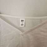 BP Tank Top Cropped White Lightweight Neutral Casual Trendy Vacation V-neck Photo 5