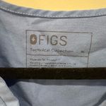 FIGS  Casma Three-Pocket Scrub Top Ceil Blue Photo 8