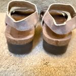 Munro Pisces Silver Camo Liquid Metal Patent Leather Sandal M485774 Size 7.5 N Photo 3