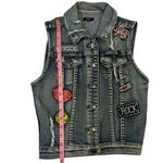 ChiOle Distressed Cropped Denim Vest S patches crop 90s rocker rock concert Blue Photo 8