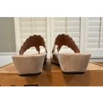 L'Amour Des Pieds Chuxley Women's Wedge Flip Flop Taupe Suede Size 9.5 NWOT Brown Photo 9