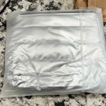 L’Oréal Paris Silver Puffer Cosmetic Pouch Photo 2