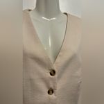 Pretty Garden Beige Button-Up Vest Photo 3