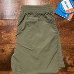 Columbia Green Shorts Medium Athletic Photo 4