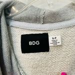BDG  Cutoff Hoodie Sweatshirt Top small Gray Pocket Drop Armhole Distressed‎ Photo 1
