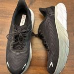 Hoka  Arahi 7 Women’s 10 Shoes Sneakers Running Standard Width Black Gray White Photo 0