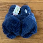 Flora Nikrooz NWT Flora Ladies Criss-Crosd Fluffy Slide Slippers Photo 0