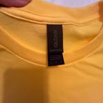Gildan T “Peaches” Yellow Size Large Photo 2