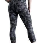 Nobull  Dark Camo Crop Leggings Size Small Gray Black Photo 0