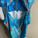 Kenneth Cole NWT Women’s size small key hole plunge one piece Photo 8