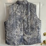 IZOD  1X Gray & Ivory Animal Print High-Low Hemline‎ Button Front Puffer Vest Photo 4