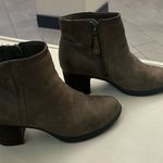 Rockport! Elegant Taupe Ankle Booties 7 1/2–great shape/clean Brown Size 7.5 Photo 0