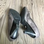 Hispanitas Gray Grey Leather bow 2” heel pumps Womens Size EUR 39 / 8.5 … Photo 5