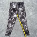Athleta  Leggings Womens Sz XS Salutation II Pockets Capri Tie-dye leggings Photo 6