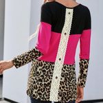 Lovely J Trendy leopard print Modern Top Size XL. Black Photo 5