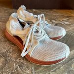 Adidas Women's ‎  UltraBoost X size 8 Photo 0
