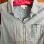 Lucy & Laurel  light wash chambray button front tank women’s size medium Photo 2