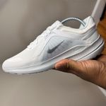 Nike  Quest 5 Road Running White/Metallic Silver  DD9291-100 Size 9 Photo 1