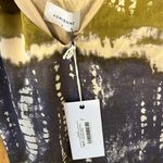 Adrienne NWT  top sz s Photo 1