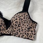 Torrid Leopard Print Sporty Convertible Underwire Sports Bra size 40C Photo 2