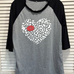 Reglan Cheetah Heart Lips Graphic 3/4 Sleeve Shirt Round Size L Gray/Blk Gray Size L Photo 0