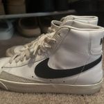 Nike  Blazer Mid 77 Women’s Photo 1