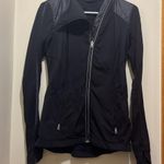 Lululemon Run Track Race Time Jacket Black Woman’s Size 12 Photo 2