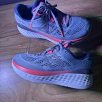 New Balance  Women's Athletic Shoes in Gray and Pink Photo 3