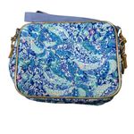 Lilly Pulitzer  Insulated Lunch Bag Wave After Wave Photo 1
