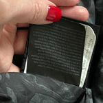 Lululemon  Down Jacket Puffer Coat in Black 600 Fill Goose Down Size 12 Photo 8