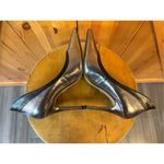 Rock & Republic  Distinctive Design Metallic Pump Size 6.5 Photo 5