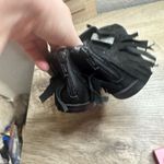 Curations Caravan Women’s 5M Black Fringe Sandals Shoes Size 5 Photo 3