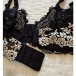 Wacoal  34B Embrace Lace Black & White Floral Bra Underwire Unlined 65191 Photo 3