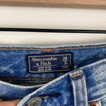 Abercrombie & Fitch Mom Denim Jeans High Rise Relaxed Fit Blue Women’s Size 26 Photo 2