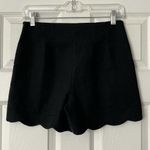 Yenissi Scallop Hem Shorts Photo 4
