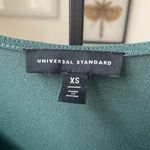 Universal Standard Liquid Jersey Emma V Neck Easy Tee Green XS 10 12 L Photo 5