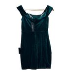 Lulus NWT  Essence Dress Womens S Green Velvet Off Shoulder Party Glam Birthday Photo 3