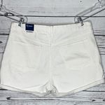 Old Navy  NWT Size 18 White 3” Inseam Cuffed O.G. Straight High-Rise Denim Shorts Photo 2