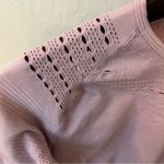 None Seamless cropped yoga top, blush pink, stretchy, long sleeve w. thumbholes, S Photo 2