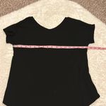 Paraphrase  women's XS black v-neck t-shirt Photo 3