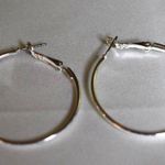 Source Unknown NWOT Ultra Modern Silver Tone 1.5" Latch Back Hoop Statement Y2K Earrings Photo 0