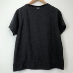 Under Armour Loose Fit Gray Short Sleeve Sweatshirt Pullover Workout Active SPOT Photo 5