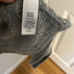 EXPRESS  multi grey cardigan in size Medium with 2 front pockets Photo 4