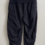 Lululemon Women’s Black High Waisted In Flux Crop Harem Athletic Jogger Pants Photo 8