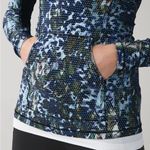 Lululemon  Women’s Runbeam Hoodie Longsleeve in Floral Sport White Multicolor 4 Photo 0