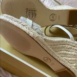 NWT Michael Michael Kors
Mandy Espadrille Wedge Sandals White Size 6.5 Photo 8