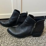 Lucky Brand Lucky‎ Brand Women’s Black Textured Basel Leather Zip Booties Boots Size 8.5 Photo 0