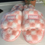 Juicy Couture Pink Gingham Faux Fur Slippers – Size M
NWT | Ultra Plush & Cozy Photo 0