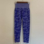 NVGTN Camo Seamless Leggings in Electric Blue Photo 4